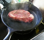 Sử dụng bếp gas  để rán thịt có độc hại ?